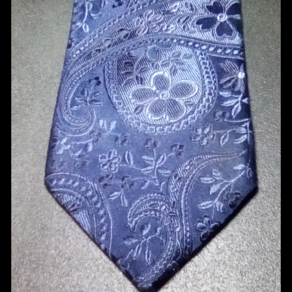 DKNY 100% Silk Navy Blue Paisleys & Flowers